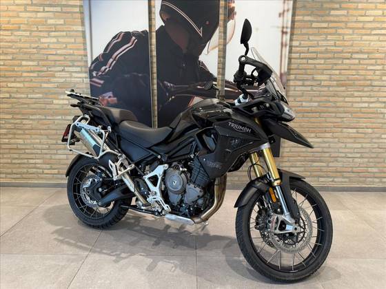 TRIUMPH TIGER 1200 BLACK EDITION TRIUMPH TIGER 1200 BLACK EDITION